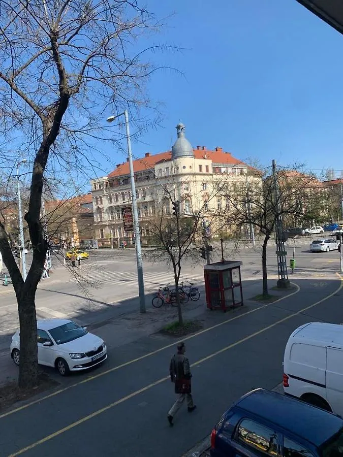 Cargo Rooms And Apartment Budapest