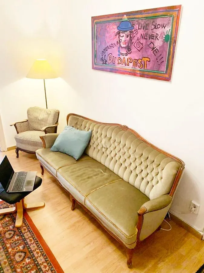 Cargo Rooms And Apartment Budapest